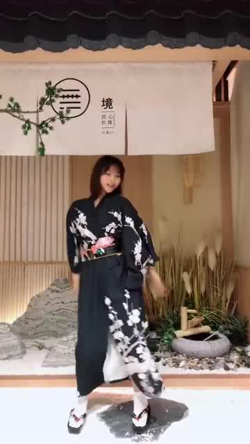 穿和服的网红,网红演绎传统与现代交融的日式风情