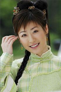 李卉的个人资料,才华横溢的年轻艺术家，绽放独特光彩